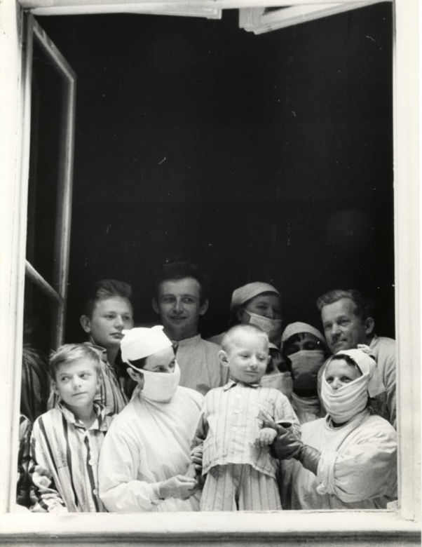 Epidemia czarnej ospy we Wrocławiu. Tak to wyglądało 60 lat temu [ZDJĘCIA] 