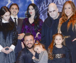 Rodzina Trybsonów na premierze Rodziny Addamsów