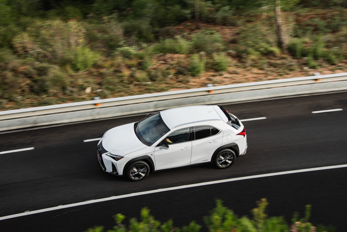 Lexus UX 250h E-Four F Sport