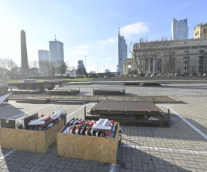 Dziwny obiekt w centrum Warszawy. Co tu powstaje? Stolica już stroi się na Boże Narodzenie!