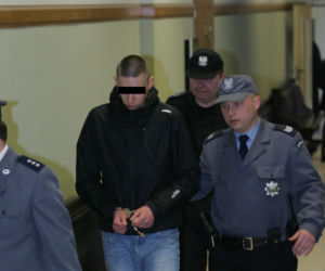 Zadźgali policjanta na przystanku, bo zwrócił im uwagę. Rocznica śmierci Andrzeja Struja