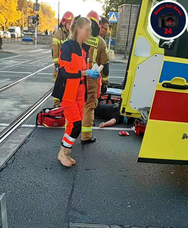 Poważny wypadek na Mokotowie. Motocyklista w szpitalu