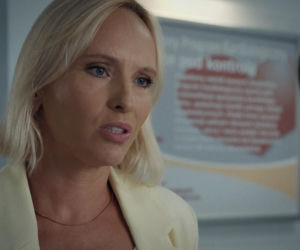 M jak miłość, odcinek 1915. Dorota (Iwona Rejzner), Aneta (Ilona Janyst)