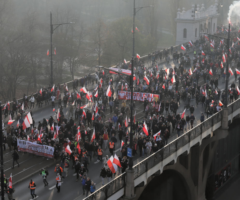 Marsz Niepodległości przeszedł przez most Poniatowskiego
