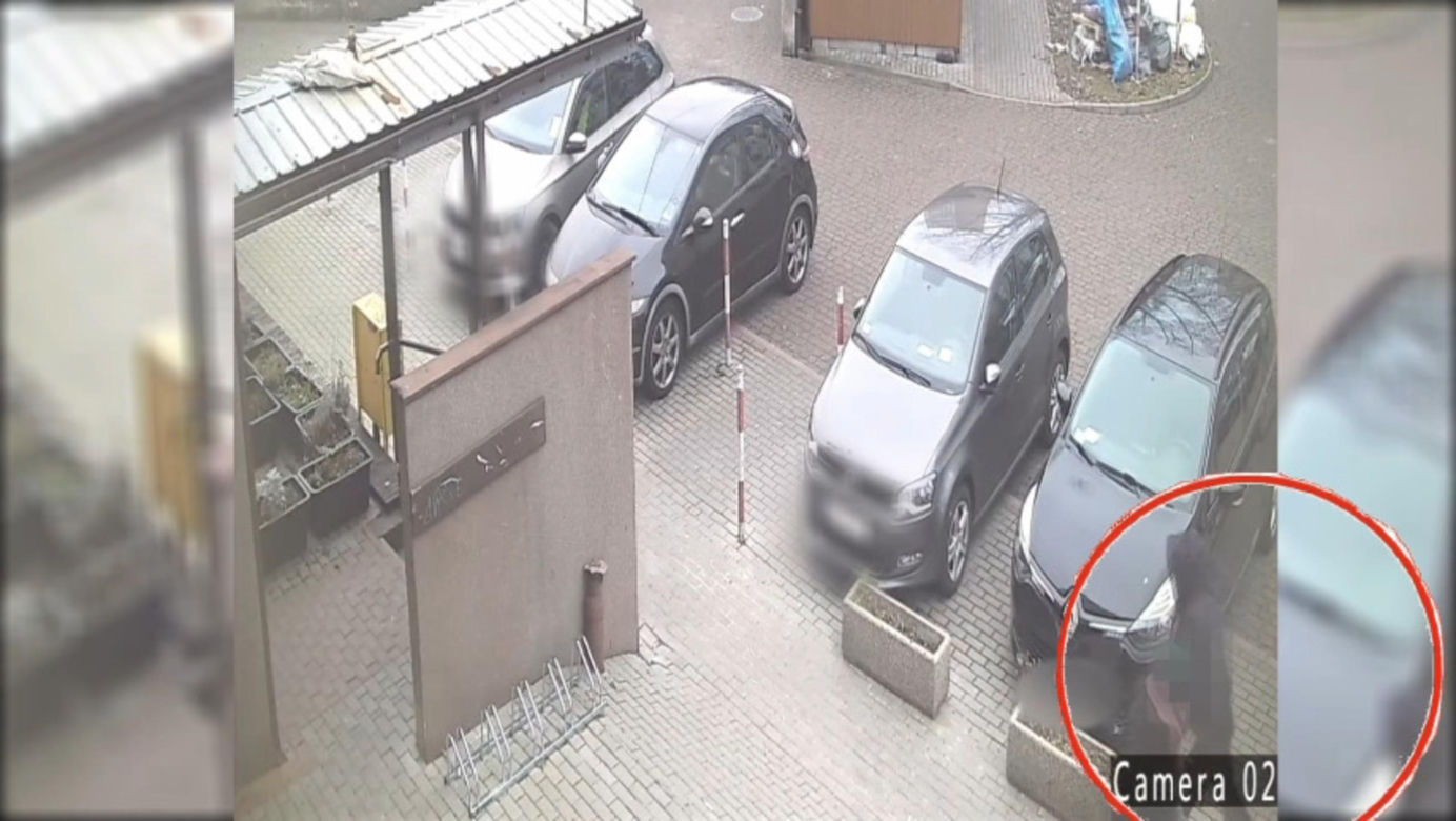 Seria napadów w Warszawie. Złodziej-multirecydywista brutalnie okradał seniorki. Jedną rzucił o chodnik!