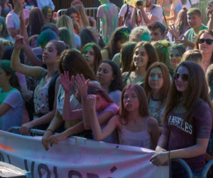Lublin: Festiwal Kolorów 2018. Kolory Holi wystrzeliły w powietrze!