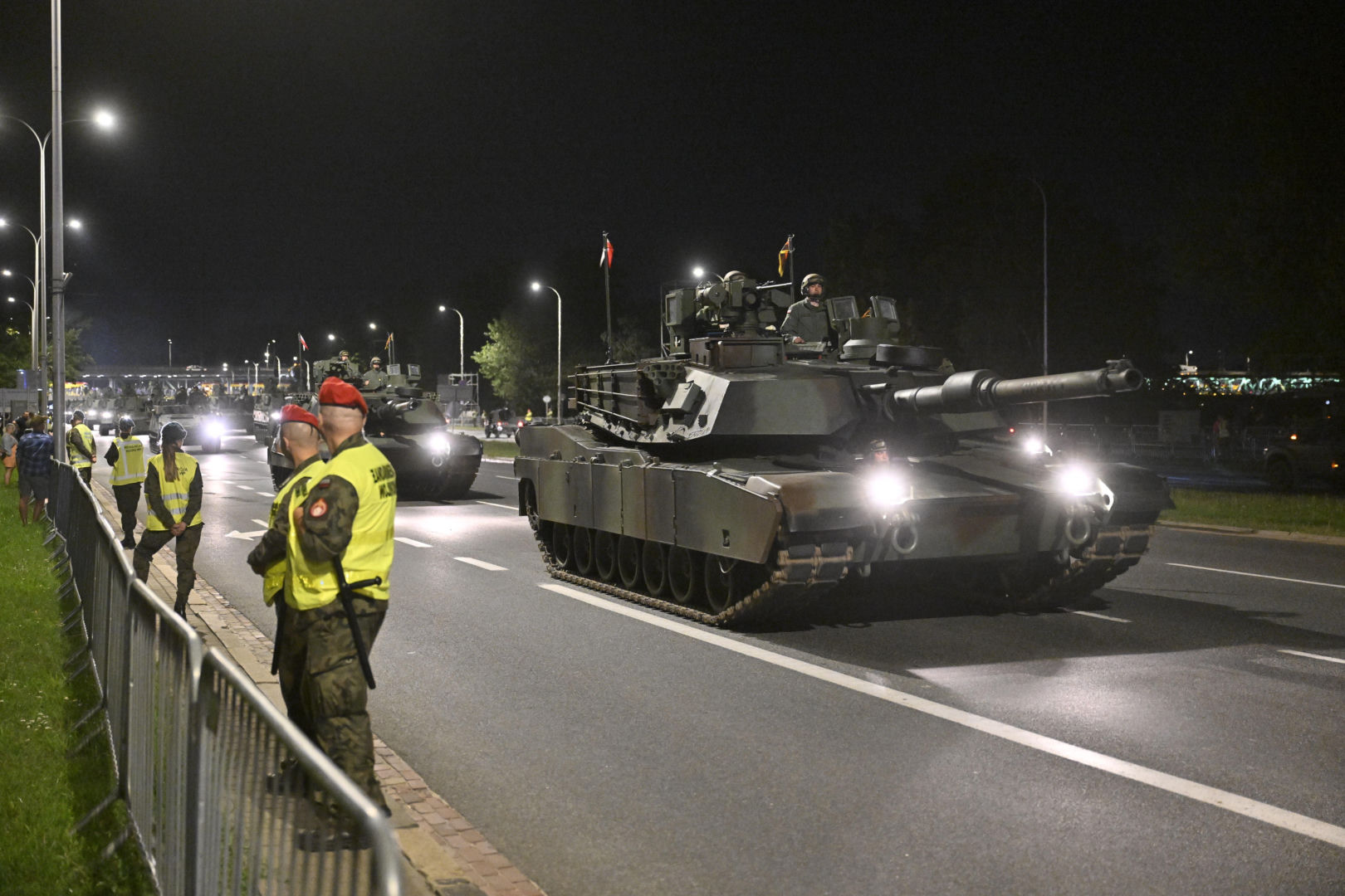 Nocna próba defilady wojskowej w Warszawie 2