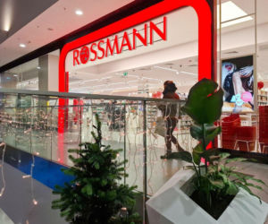 Tłumy w Rossmann. Tak tanio dawno nie było! Akcja 1+1 i ogromne przeceny