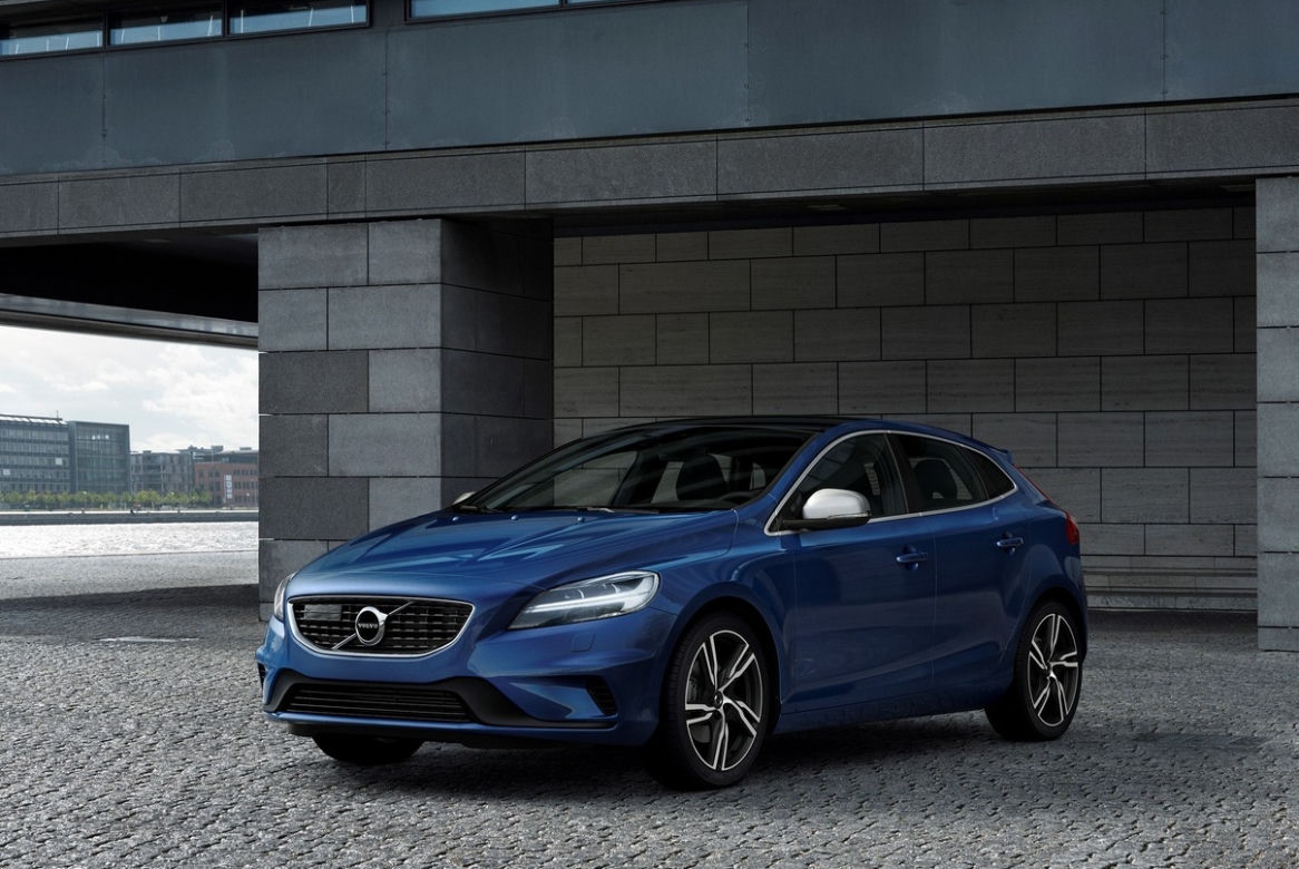Volvo V40 lifting 2017