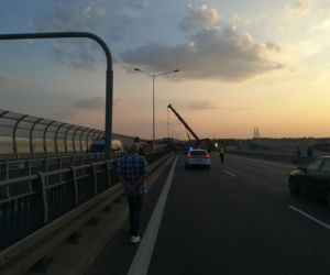 Wypadek ciężarówki ze zbożem na Autostradowej Obwodnicy Wrocławia