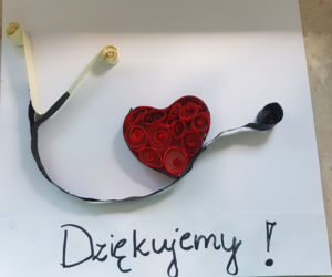 Dzieci dziękuja medykom