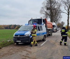 Zderzenie dostawczaka z ciągnikiem rolniczym