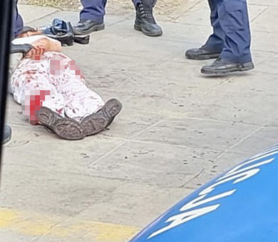 Krwawa rzeźnia w miejskim autobusie na warszawskim Targówku. 18-latka wpadła w dziki szał