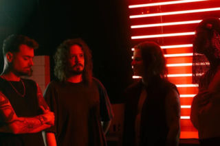 Niezwykła premiera płyty .WAVS. Album trafi do fanów na festiwalu przed wszystkimi