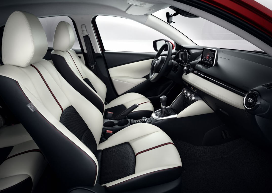 Mazda 2 2015