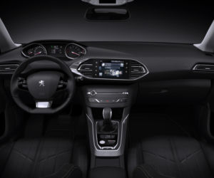 nowy Peugeot 308 - deska rozdzielcza