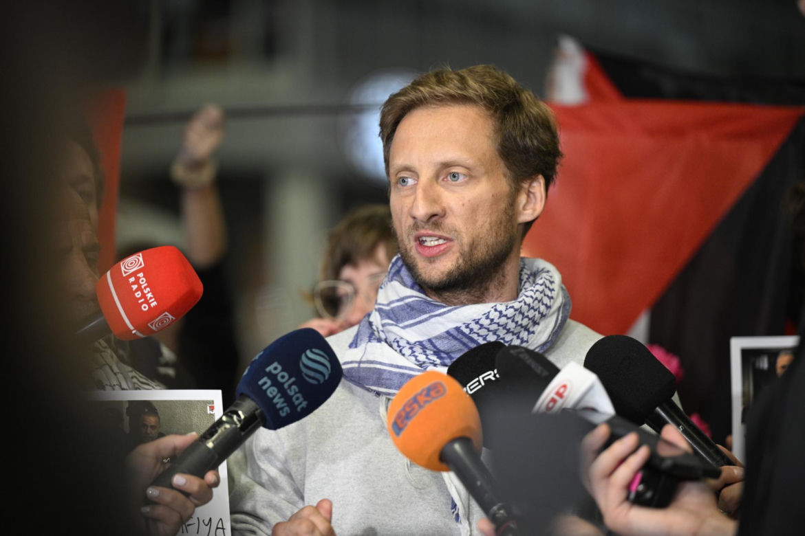 Poseł Sterczewski wrócił do Polski