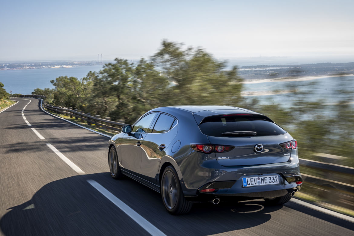 Mazda 3 2.0 SKYACTIV-G 122 KM 6MT (Polymetal Grey Metallic)