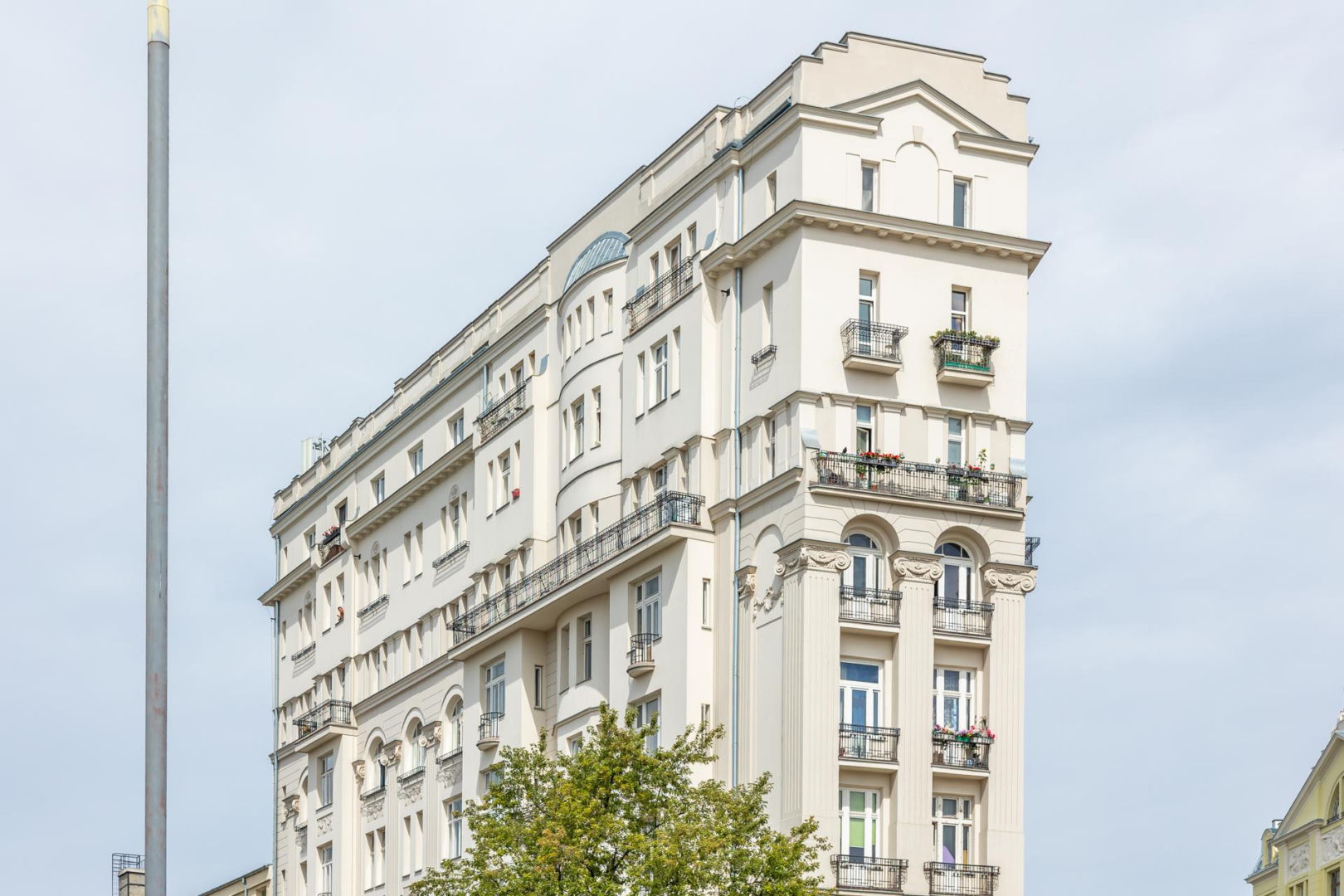 Żelazko, czyli kamienica Kacperskich w Warszawie