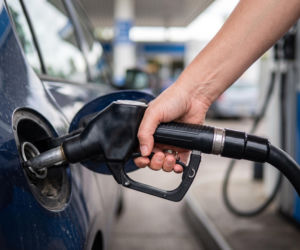 Hurtowe ceny paliw 04.10.2026. Czas na oddech dla kierowców
