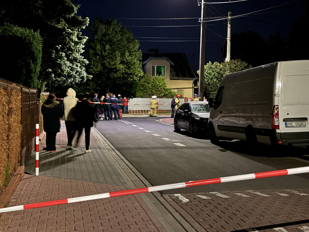 Antyterroryści zatrzymali mężczyznę w Ząbkach. Zabarykadował się w domu