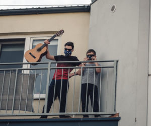 Gitarowy Rekord Guinnessa. Gitarzyści na balkonach