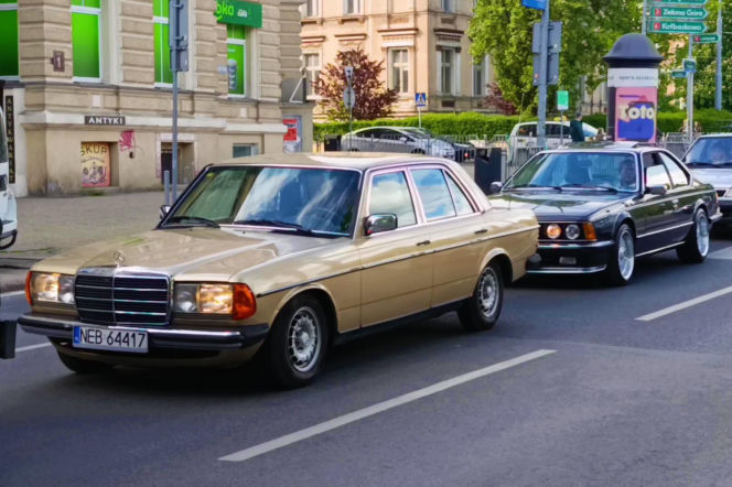 Parada zabytkowych pojazdów w Szczecinie