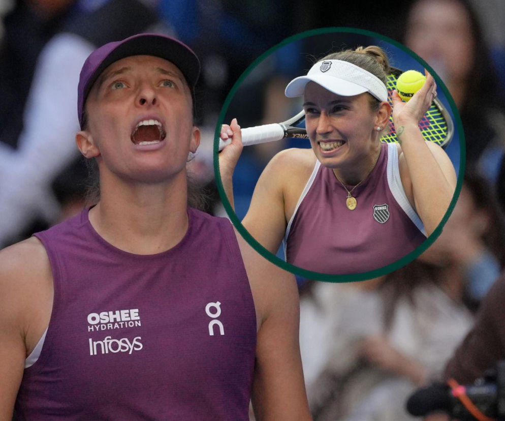 Iga Świątek krzyczy z emocji. Na miniaturze uśmiechnięta Elise Mertens. O meczu w Pekinie przeczytasz na SE Supersport.