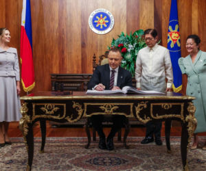 Karol Nawrocki z żoną na historycznych rozmowach na Filipinach