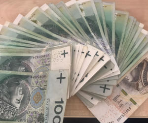 Kradł przesyłki, zamiast ubrań wysyłał chleb tostowy