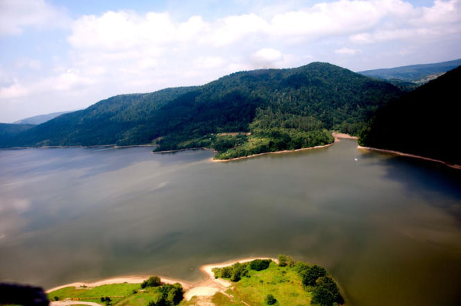 To jezioro w Małopolsce grało w filmie "Ogniem i mieczem". Teraz umiera, a mieszkańcy są przerażeni brakiem wody