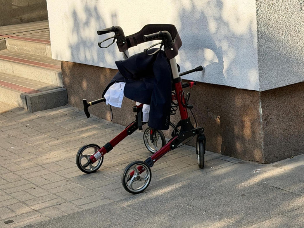 Dramat na Żoliborzu. Śmieciarka potrąciła 90-latka. Senior walczy o życie