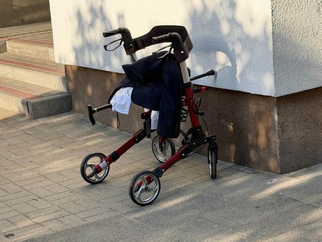 Dramat na Żoliborzu. Śmieciarka potrąciła 90-latka. Senior walczy o życie