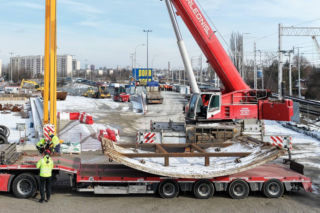 Tunel dla kolei dużych prędkości w Łodzi. To będzie kolejny gigantyczny podziemny projekt. Drążenie zacznie się pod koniec roku. Druga dostawa części TBM już na placu budowy