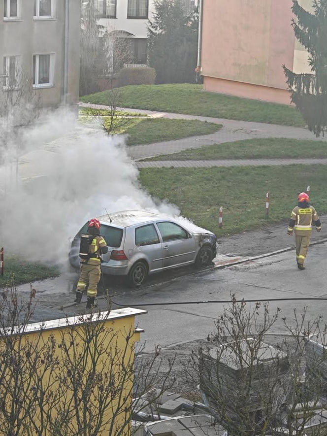 Pożar samochodu na ulicy Górnej w Starachowicach