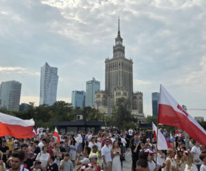 Godzina W w Warszawie. Stolica zamarła, by oddać hołd bohaterom! [ZDJĘCIA]