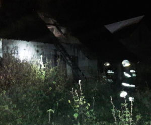 Spalone zwłoki na poddaszu budynku. TRAGEDIA w Maciejowej