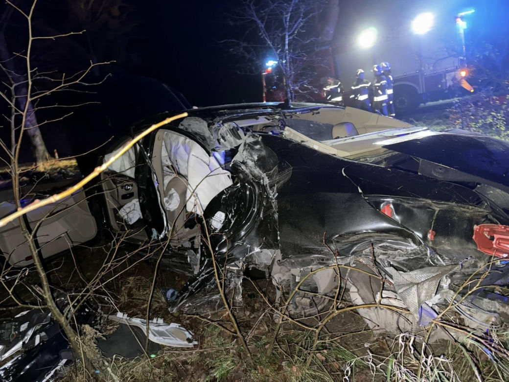 Młody kierowca mercedesa spowodował wypadek. Dwie osoby w szpitalu!