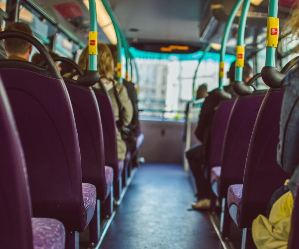 Polacy rekordzistami w  „na gapę” środkami transportu publicznego. Mamy już ponad pół MILIARDA długu!