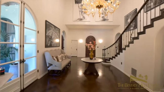 Słynna posiadłość Ozzy'ego Osbourne'a trafiła na sprzedaż! Gwiazdorski luksus za KOLOSALNĄ sumę!