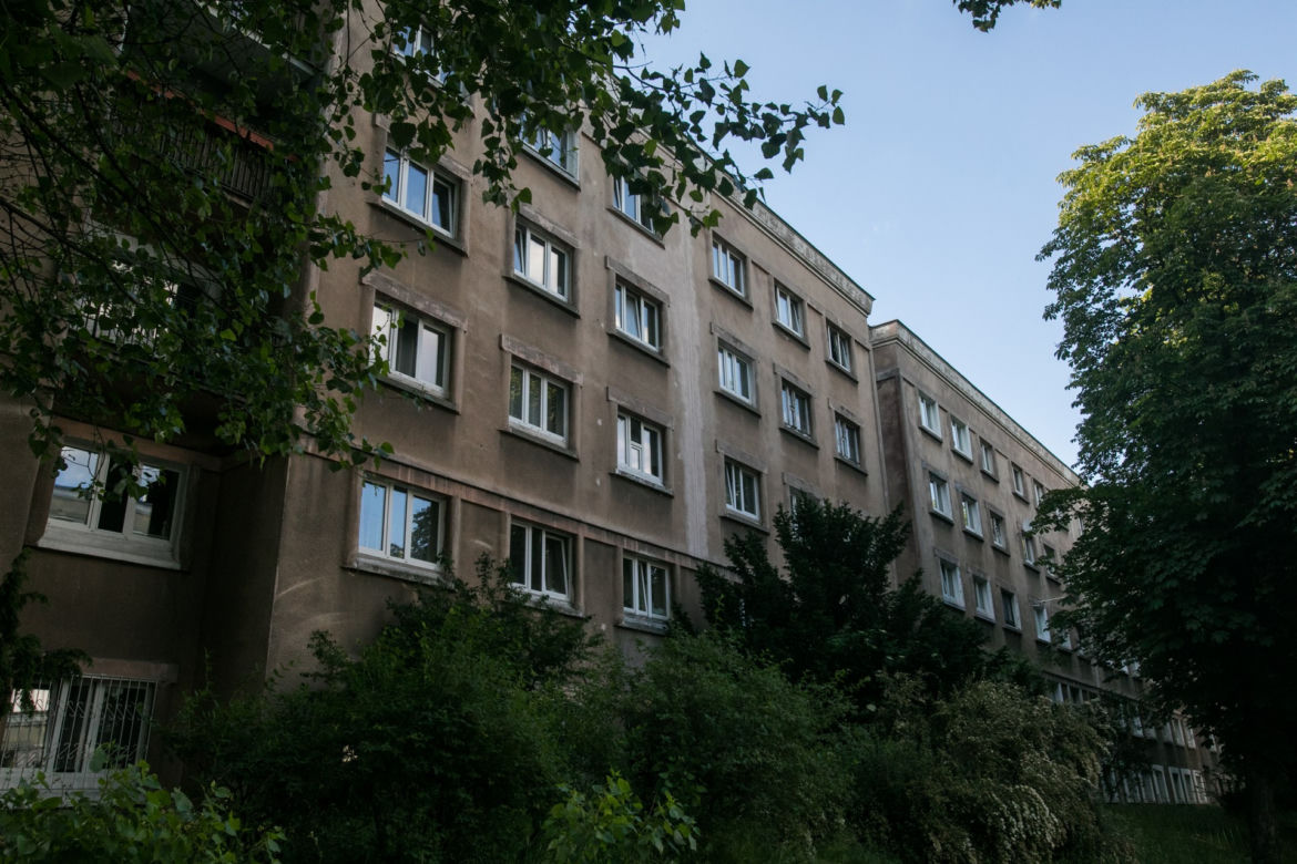 To pokłosie dawnych lat, kiedy dokumentacja nie była przeprowadzona tak dokładnie. 