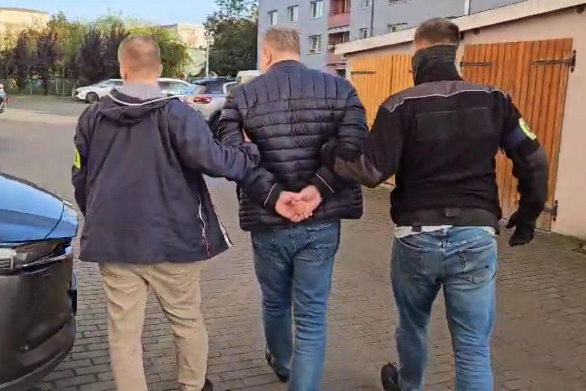 Były dyrektor szpitala w Tucholi zatrzymany! Śledczy: posiadał pornografię z udziałem dzieci i zwierząt