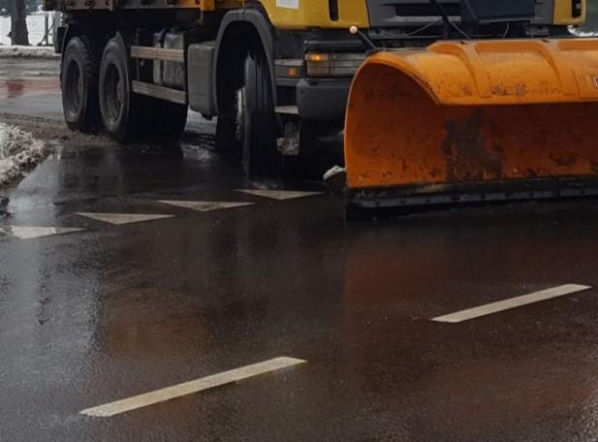 Nie żyje kierowca pługosolarki. Tragiczny wypadek 