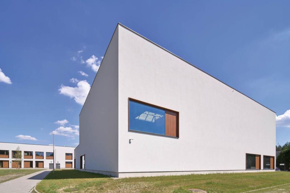 Nr 9/2024: Liceum w Wesołej, proj. plus3-architekci