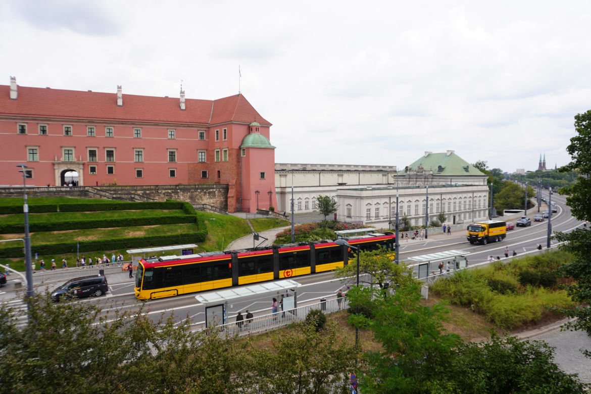 Ukryty ogród w Warszawie - widok na trasę W-Z