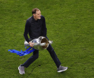 Piłkarze Chelsea Londyn po zwycięstwie 1:0 z Manchesterem City świętują wygranie Ligi Mistrzów