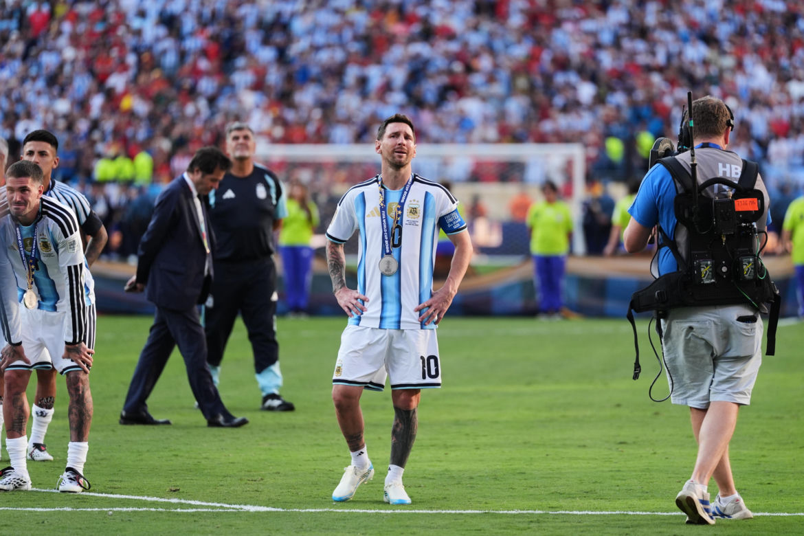 Zapłakany Leo Messi po finale MŚ 2026