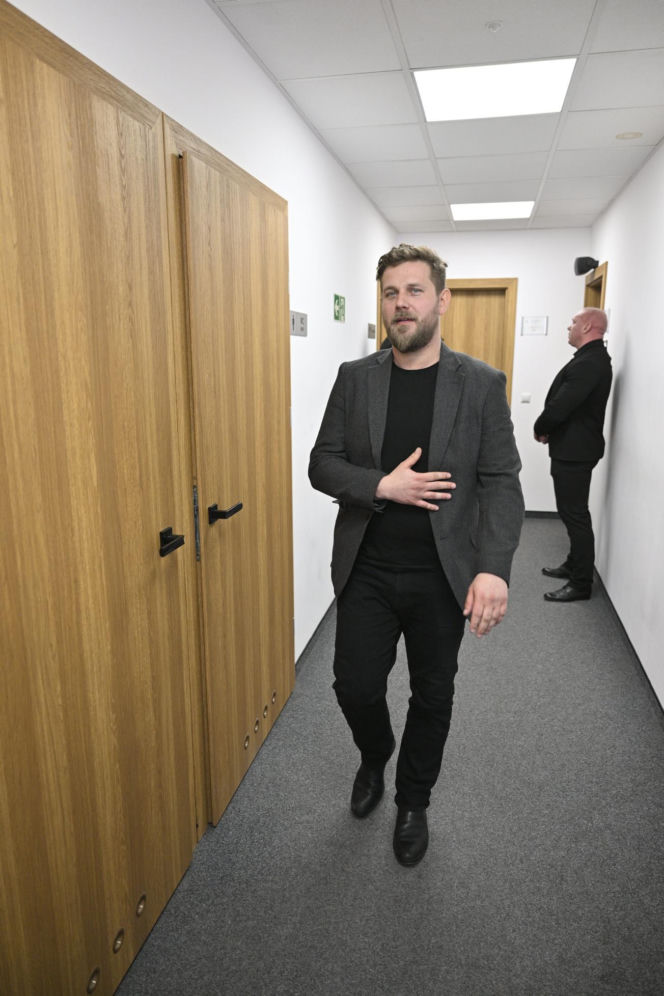 Joanna Opozda i Antoni Królikowski - rozwód w toku. Podczas przerwy unikali się jak ognia.