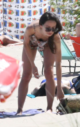 Marta pręży się na plaży