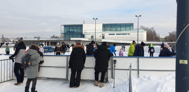 Lodowisko w Centrum Rekreacyjno-Sportowym Ukiel